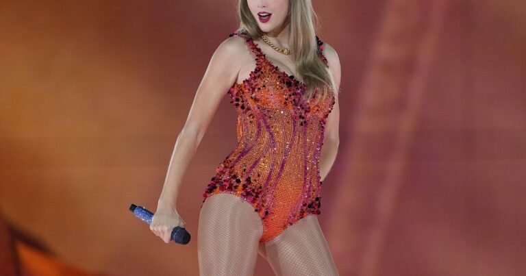 Taylor-Swifts-love-of-the-color-orange-sets-social-media.jpg
