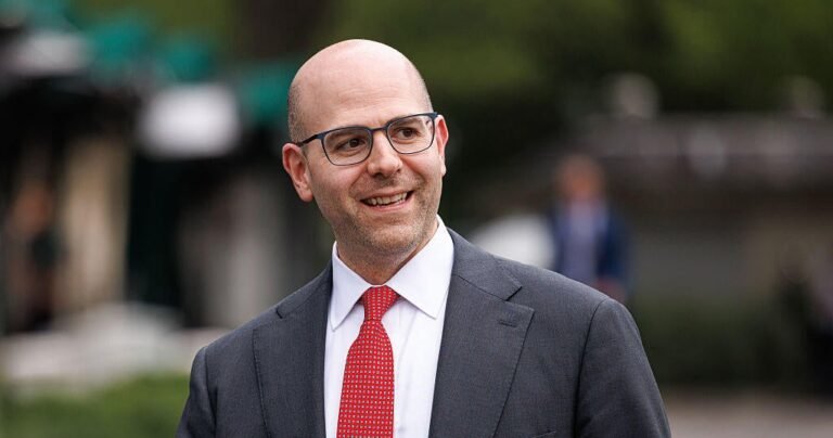 Trump-nominating-top-economic-aide-Stephen-Miran-to-Federal-Reserve.jpg