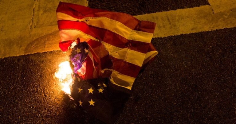 Trump-wants-to-punish-people-for-flag-burning-Is-burning.jpg