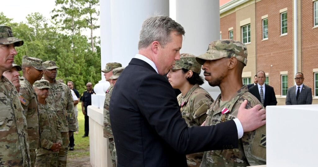 Unarmed-Fort-Stewart-soldiers-tackled-subdued-gunman-who-was-shooting.jpg