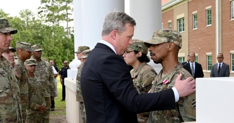 Unarmed-Fort-Stewart-soldiers-tackled-subdued-gunman-who-was-shooting.jpg
