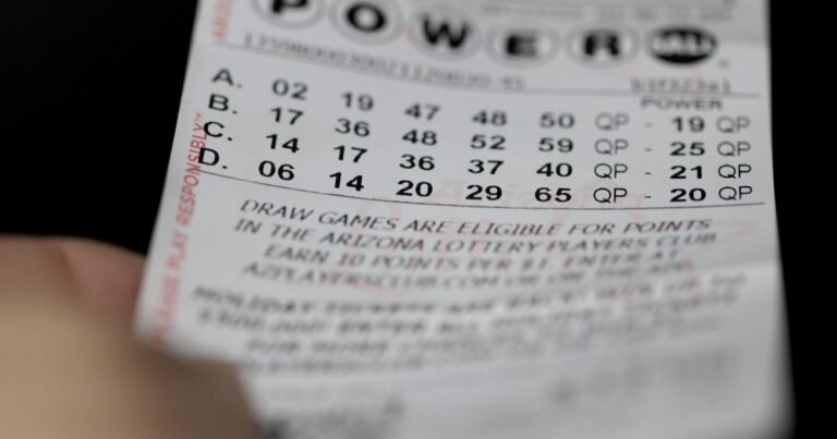Winning-numbers-announced-for-estimated-700-million-Powerball-jackpot.jpg