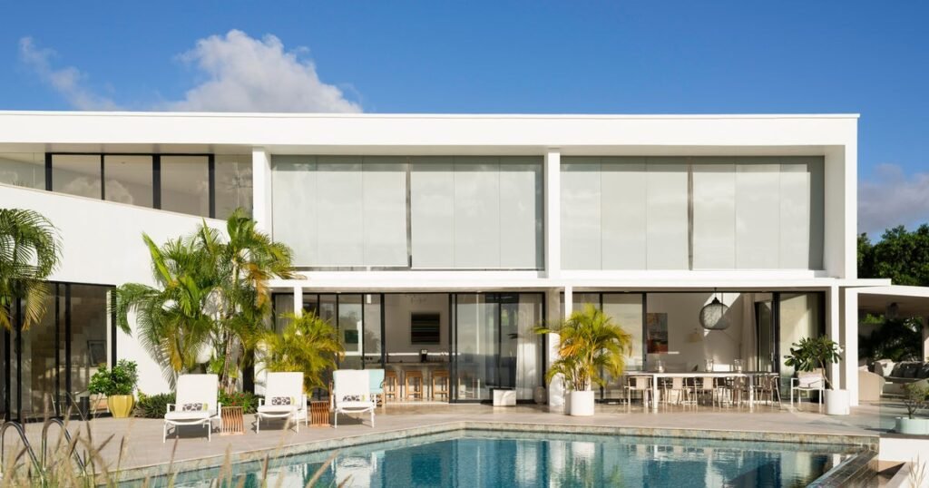 You-can-still-buy-a-mansion-for-1-million-in.jpg